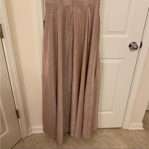 XSCAPE Off-The-Shoulder Shimmer Wrap Style Gown in Blush Pink/Silver Size 2 - Picture 6 of 9